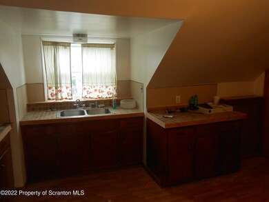 105 W Warren St, Dunmore, PA 18512 - photo 5