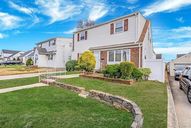 18 Jasper St S, Valley Stream, NY 11580 - photo 2