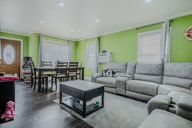 unlisted-address, Waukegan, IL 60085 - photo 6