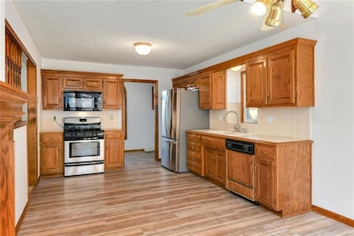 2121 NE Concord St, Lees Summit, MO 64086 - photo 4