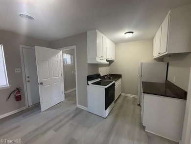 3432 Wichita Place unit D, Greensboro, NC 27405 - photo 5