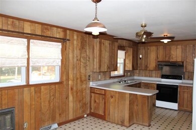 221 Adams Ln, Bell Buckle, TN 37020 - photo 4