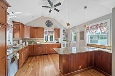 19 Adorn St, Weymouth, MA 02188 - photo 5
