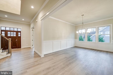 8911 Higdon Dr, Vienna, VA 22182 - photo 7