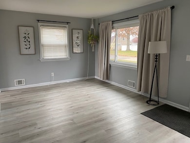 2135 S Manor Dr, Erie, PA 16505 - photo 3