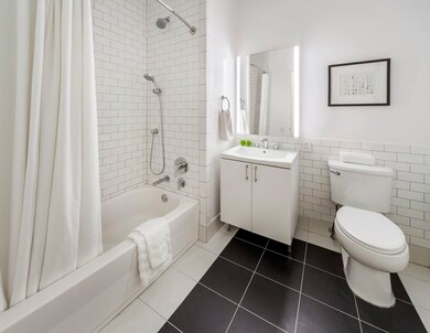 70 Pine St unit 1206, New York, NY 10005 - photo 4