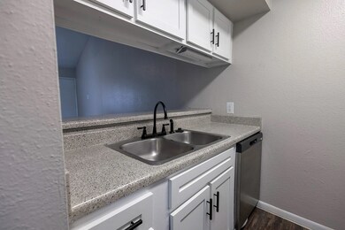 15100 Golden Eagle unit 411, Humble, TX 77396 - photo 2