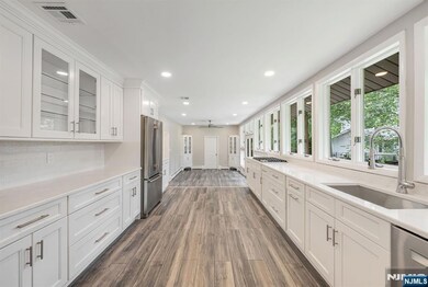 39 Edgewood Ave, Wyckoff, NJ 07481 - photo 3