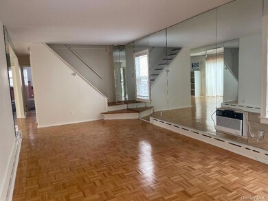 75 Mohawk Ave, East Atlantic Beach, NY 11561 - photo 4