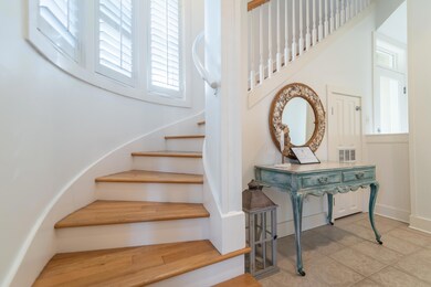 FOYER 1ST FLOOR