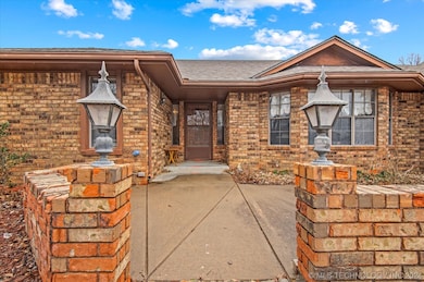 3212 Camelot Dr, Bartlesville, OK 74006 - photo 3