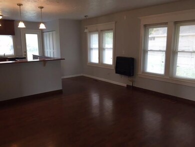 913 N Main St, Bentonville, AR 72712 - photo 4