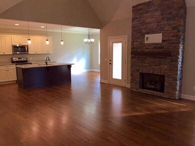 875 Live Oak