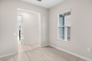 07_4847_E_Village_Dr__07_mls