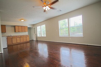 4786 Wickwillow Ln, Alvin, TX 77511 - photo 4