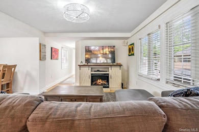 20 Betsy Ross Dr, Bohemia, NY 11716 - photo 7