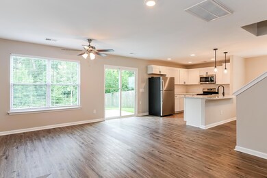 1006419.159 Keaton Brook Drive - Living