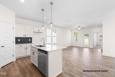 88 W Coulter Ct, Selma, NC 27576 - photo 2