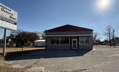 315 W D Ave, Kingman, KS 67068 - photo 2
