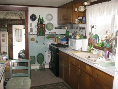 329 Dymond Hollow Rd, Falls, PA 18615 - photo 3