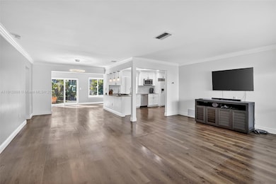 7920 Alhambra Blvd, Miramar, FL 33023 - photo 5