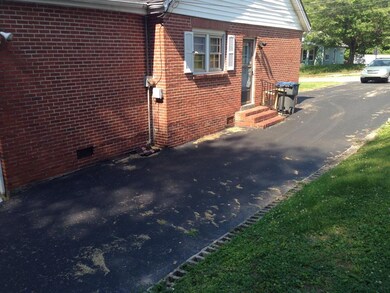 608 S Spring St, Manchester, TN 37355 - photo 2