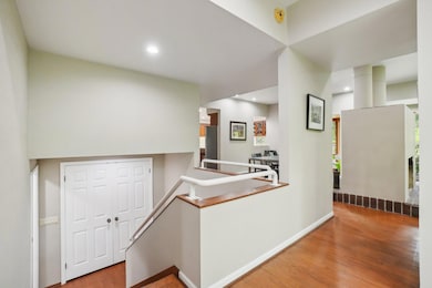 4-web-or-mls-Penberton Ct-2805-019