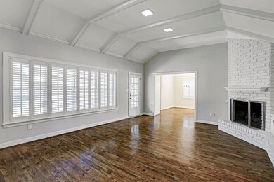 315 N Wilcrest Dr, Houston, TX 77079 - photo 4