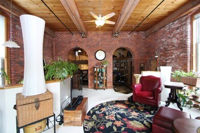 Rivermoor Landing unit 10, Newmarket, NH 03857 - photo 2