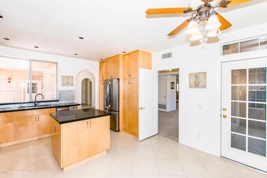 04 Kitchen