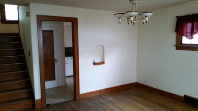 3040 Crescent Dr, Columbus, OH 43204 - photo 5