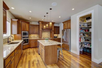 852 Augusta Dr, Oregon, WI 53575 - photo 7