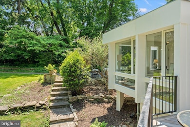 8519 Longfellow Place, Chevy Chase, MD 20815 - photo 5