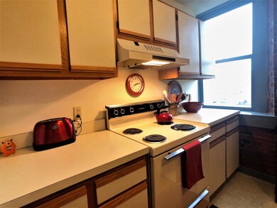 Island Terrace unit 339, Saco, ME 04072 - photo 4