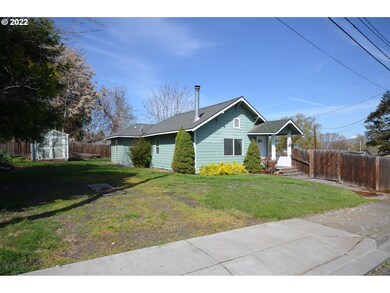 1511 H St, the Dalles, OR 97058 - photo 2