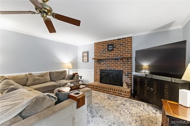Great Room w/Fireplace