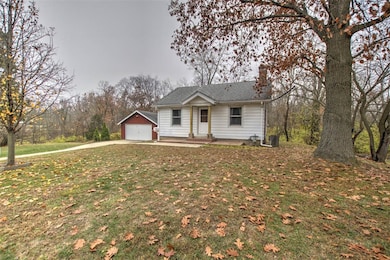 561 N Glendale Ave, Decatur, IL 62521 - photo 3