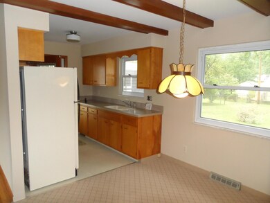 Kitchen w/eating area