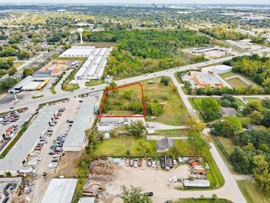 11711 Veterans Memorial Dr, Houston, TX 77066 - photo 3