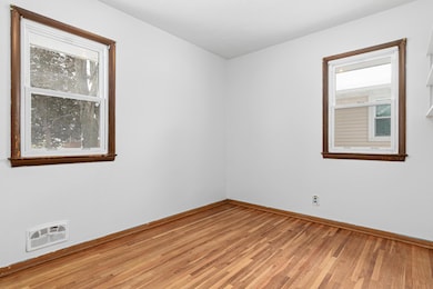 5762 Schutta Rd, Saint Paul, MN 55126 - photo 7