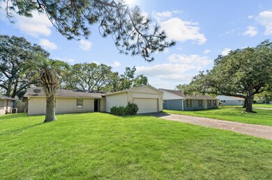 16906 Townes Rd, Friendswood, TX 77546 - photo 6