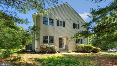 4101 Fox Pointe Ct unit 4101, Glen Mills, PA 19342 - photo 2