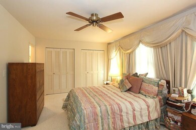 17843 Lochness Cir, Olney, MD 20832 - photo 5