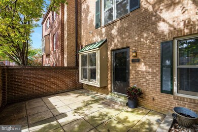 1114 N Taylor St unit A, Arlington, VA 22201 - photo 2