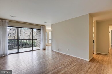 11212 Chestnut Grove Square unit 113, Reston, VA 20190 - photo 4