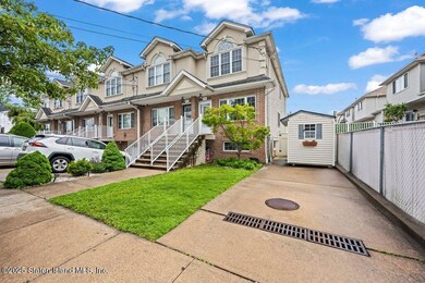 95 Lorraine Ave, Staten Island, NY 10312 - photo 2