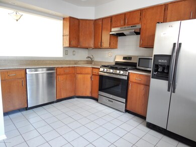 42 Alameda Ct, Eatontown, NJ 07724 - photo 2