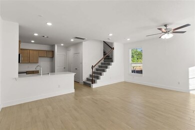 2215 Seven Oaks Blvd unit Bldg 7, Tomball, TX 77375 - photo 5