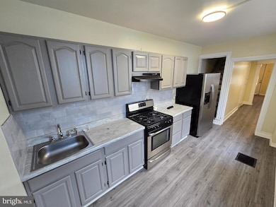 330 Moss St, Reading, PA 19604 - photo 6