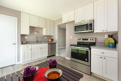 WOW! Enjoy this Gorgeous Newly Updated Eat-in Kitc